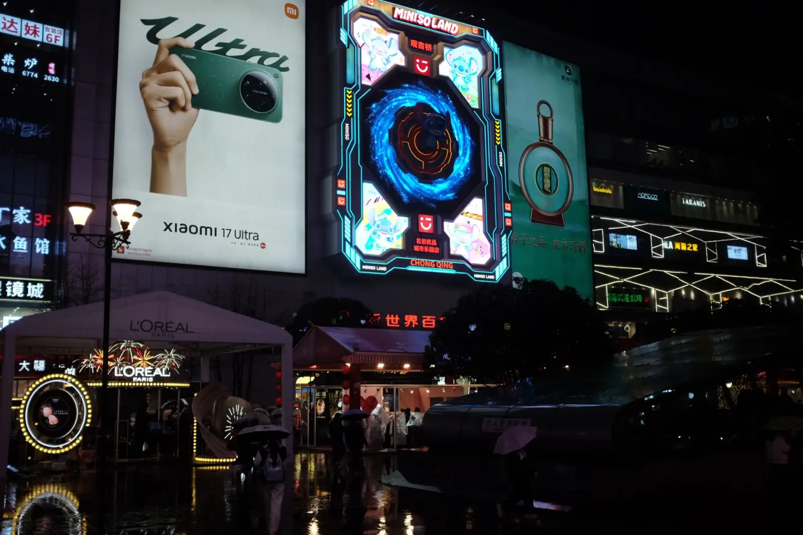 短袖T恤印花工艺对比:数码直喷与丝网印刷的适用场景